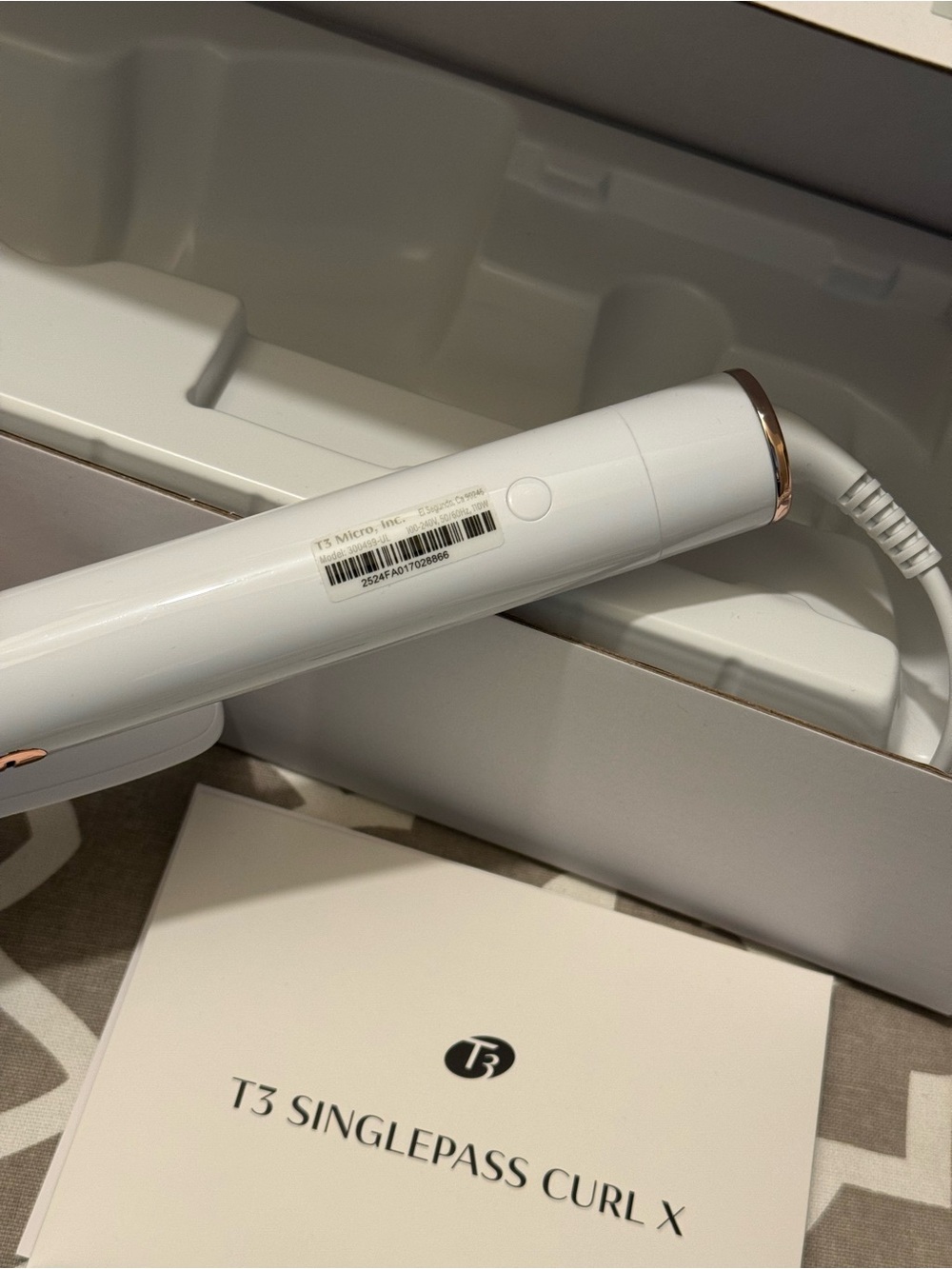T3 SinglePass Curl X 1.5" Ceramic Extra-Long Barrel Curling Iron - Open Box - Picture 13 of 17